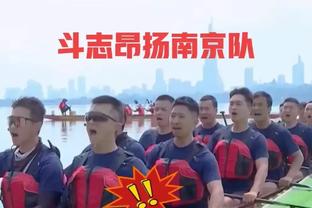 内维尔：哈弗茨并不是真正的中锋，他接应传中球的时机总是太晚